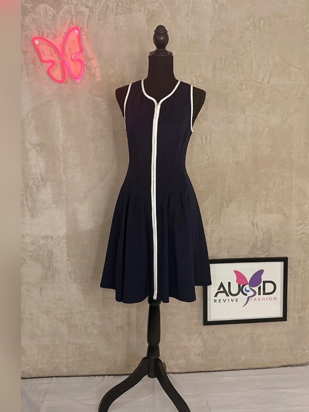 Betsey Johnson Navy Zip Front Fit and Flare Dress Size 6 White Piping Scuba